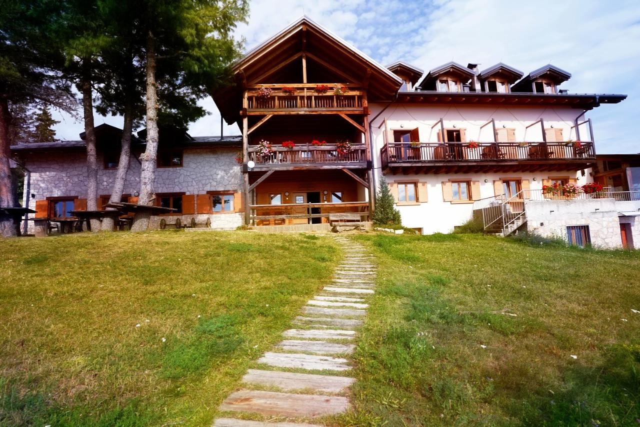Hotel Rifugio Predaia Ai Todes'ci Tres Esterno foto
